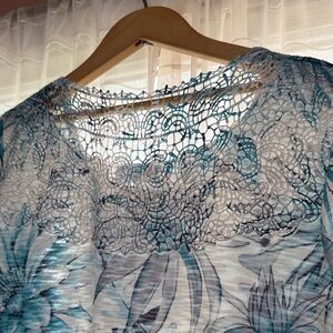 Northern Reflections Floral Lace Back Blouse Top Size M